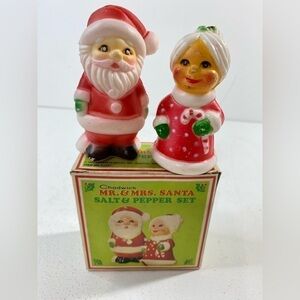 RARE 1977 Chadwick Salt And Pepper Shakers Mr. And Mrs. Santa‎ blow molds